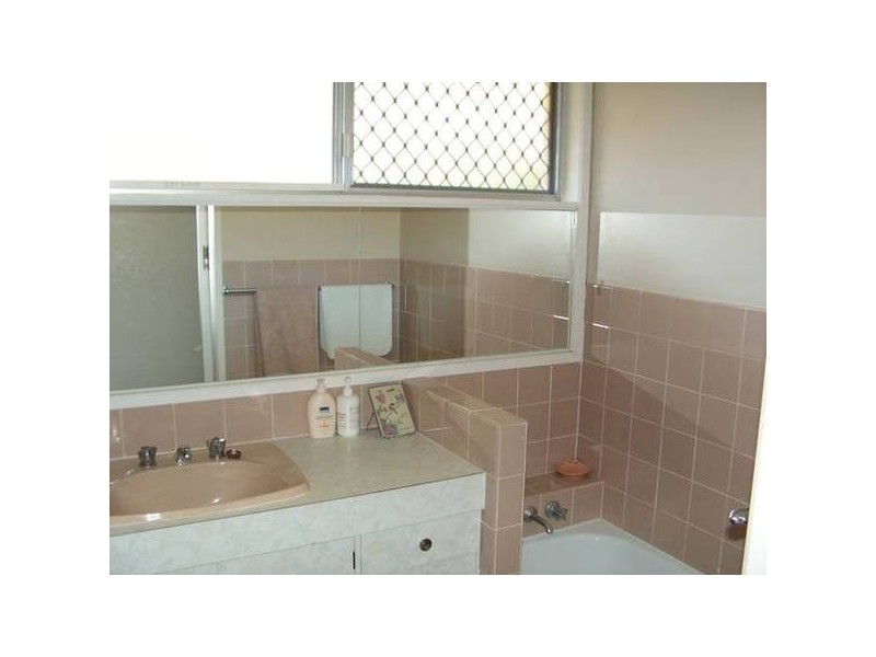 Twelfth Avenue, Palm Beach QLD 4221