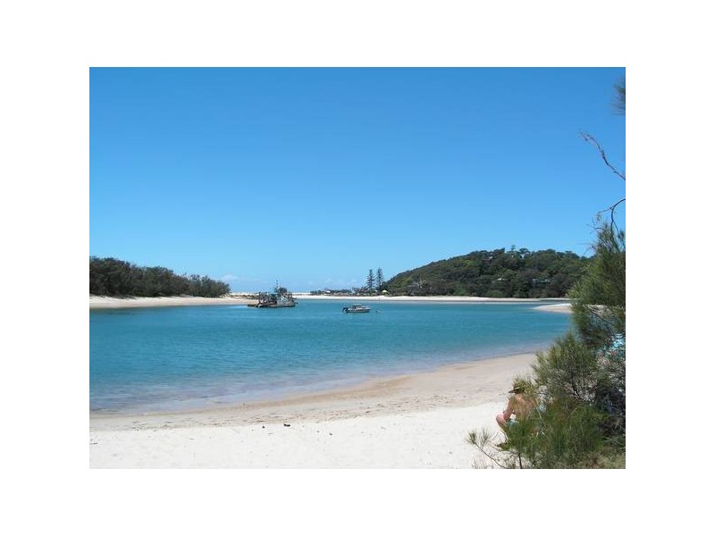 Twelfth Avenue, Palm Beach QLD 4221