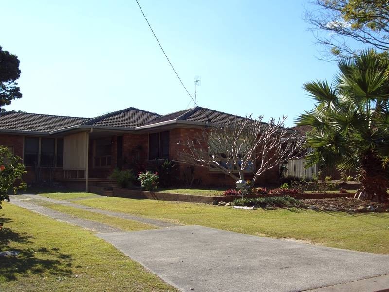 9 Hawaii Ave, Palm Beach QLD 4221