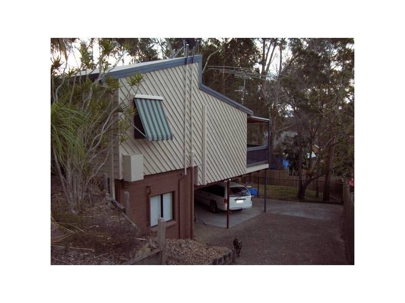 Currant St, Elanora QLD 4221