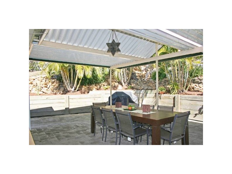 Swanbourne Way, Elanora QLD 4221