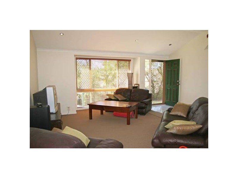 Swanbourne Way, Elanora QLD 4221