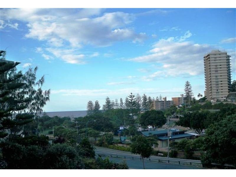 4/2 Brake St, Burleigh Heads QLD 4220