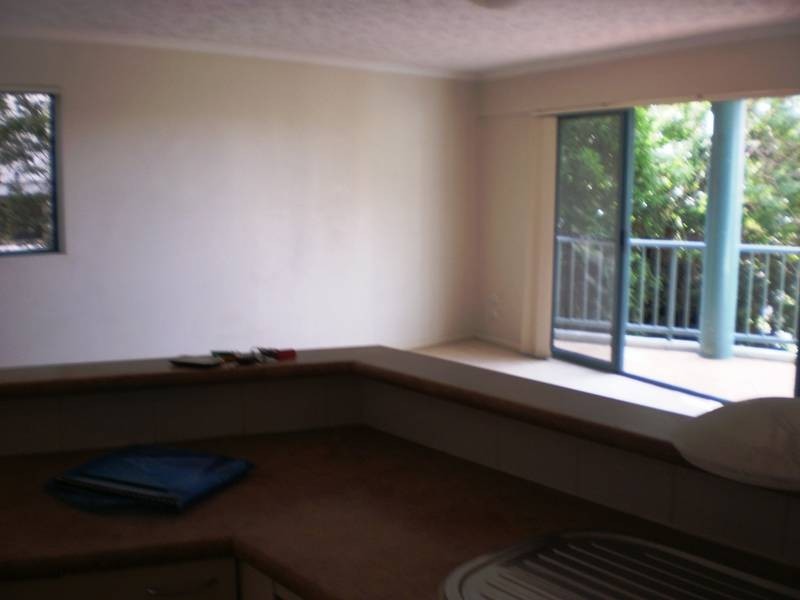 4/2 Brake St, Burleigh Heads QLD 4220