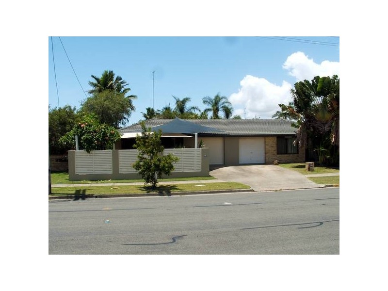 2/74 Dawn Parade, Miami QLD 4220