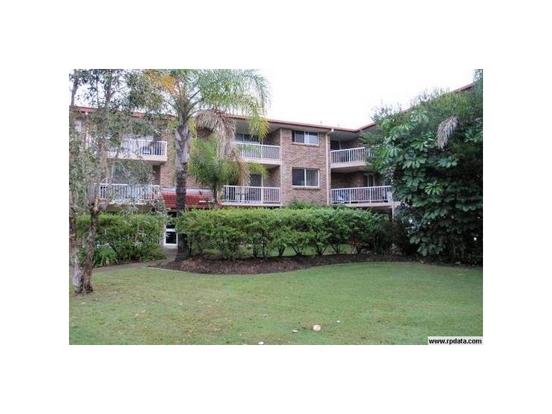 4/5 Rolan Court, Palm Beach QLD 4221