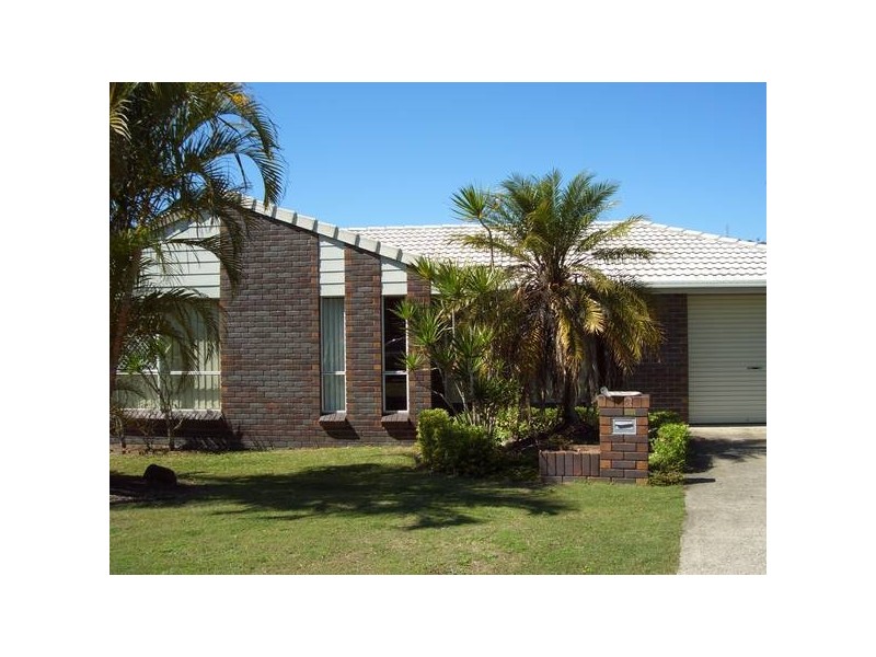 2 Daphne
Court, Elanora QLD 4221