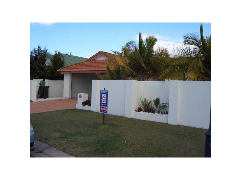 Wisconsin, Varsity Lakes QLD 4227