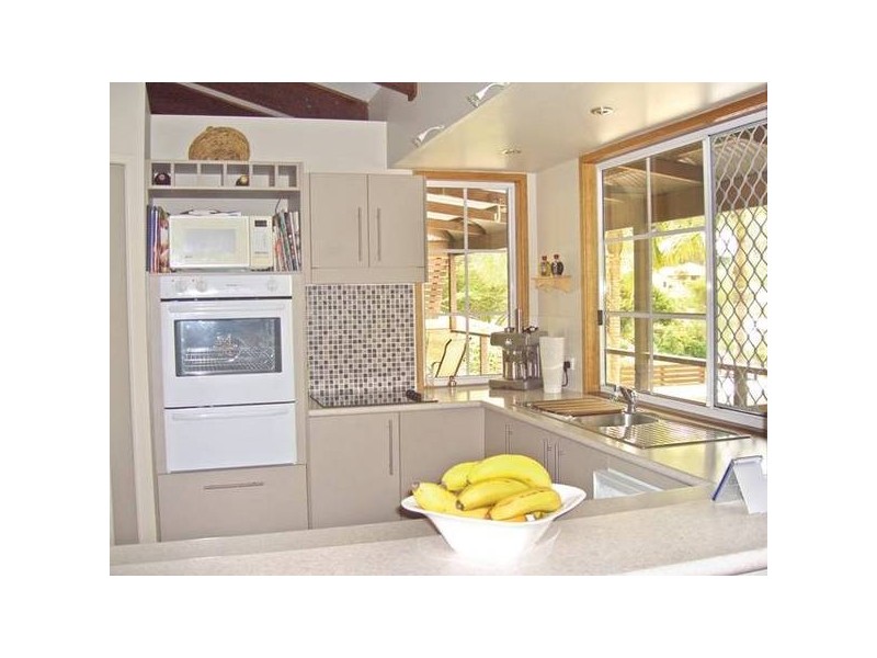 6 Ponderosa Court, Elanora QLD 4221