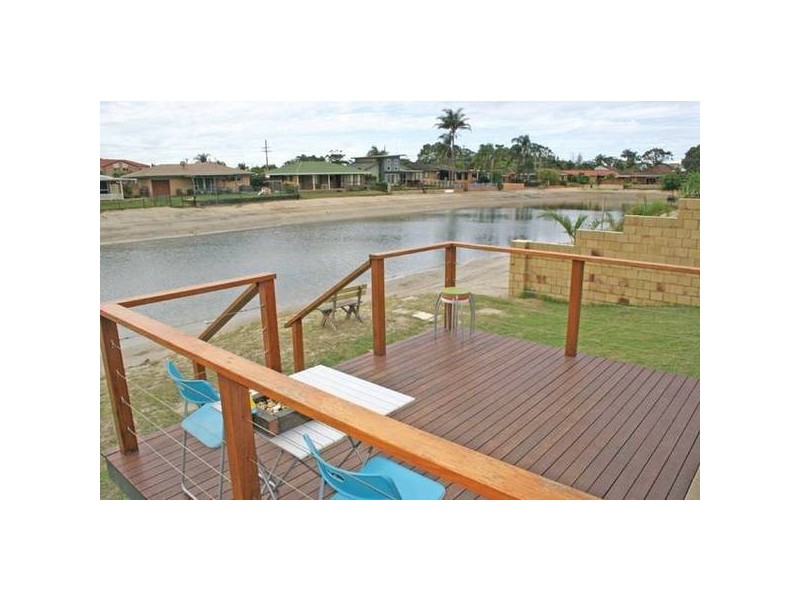 17 Dolphin Court, Palm Beach QLD 4221