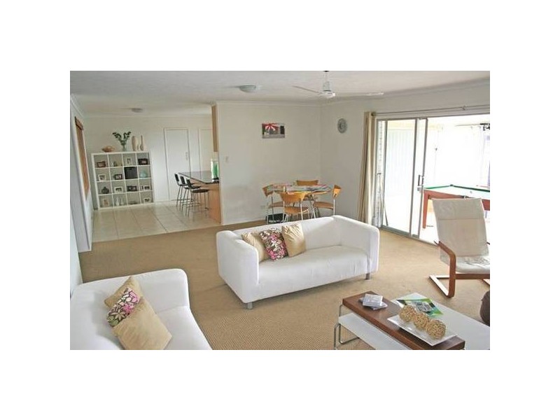 17 Dolphin Court, Palm Beach QLD 4221