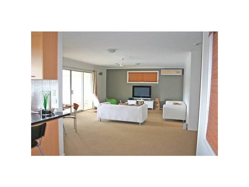 17 Dolphin Court, Palm Beach QLD 4221