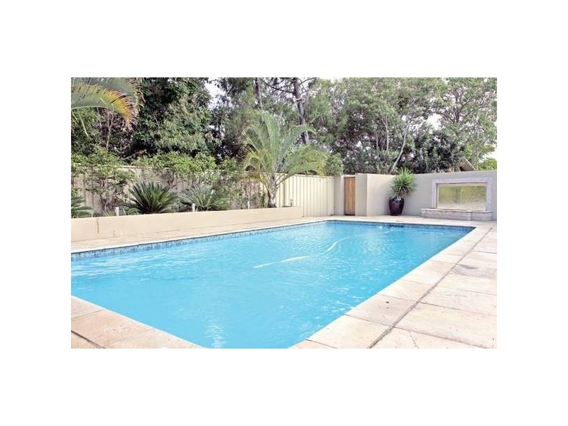 11 Cassia Court, Palm Beach QLD 4221