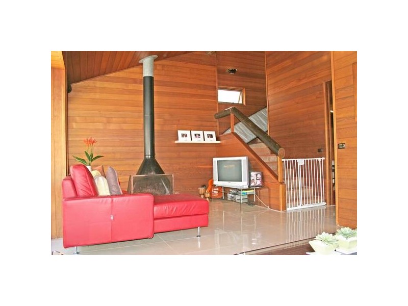 122 Ocean Parade, Burleigh Heads QLD 4220