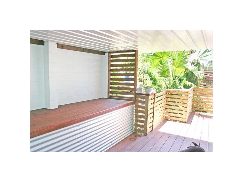 122 Ocean Parade, Burleigh Heads QLD 4220