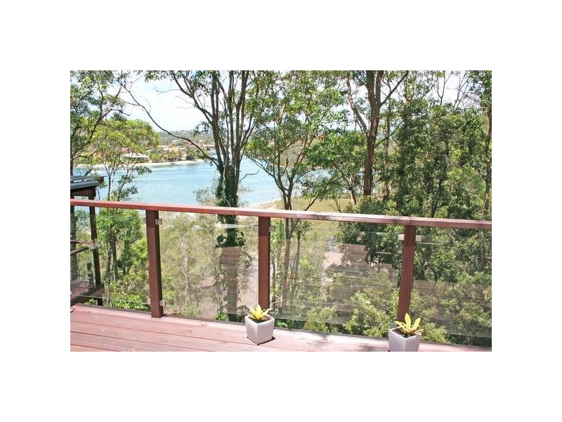 122 Ocean Parade, Burleigh Heads QLD 4220