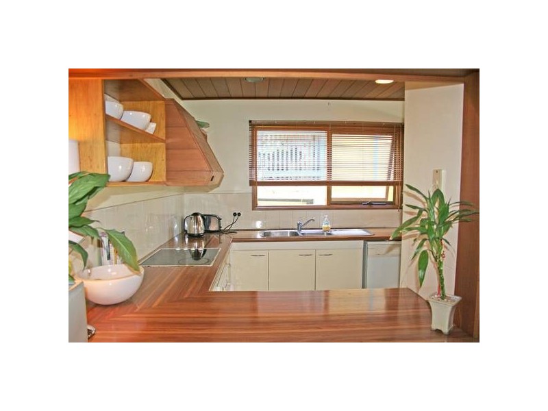 122 Ocean Parade, Burleigh Heads QLD 4220