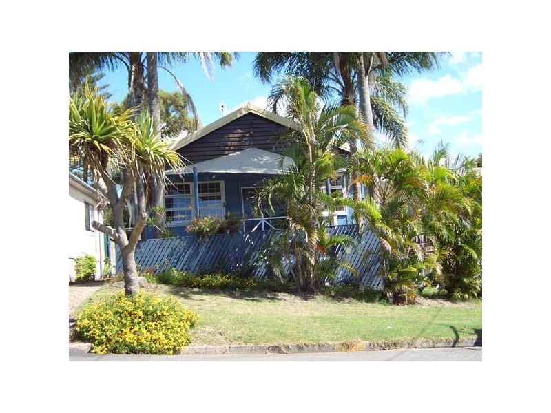 18 Twenty Third Ave, Palm Beach QLD 4221