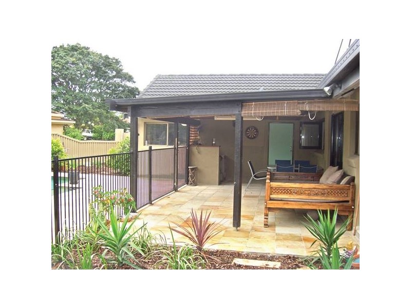 17 Spindle Street, Palm Beach QLD 4221