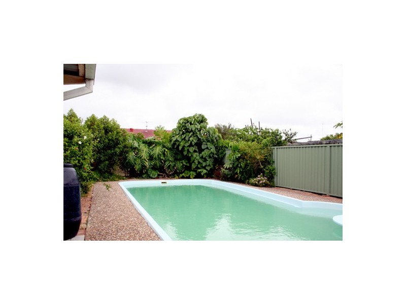 13 Carolina Close, Elanora QLD 4221