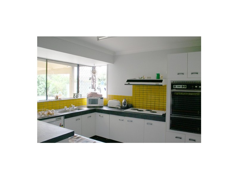 13 Carolina Close, Elanora QLD 4221