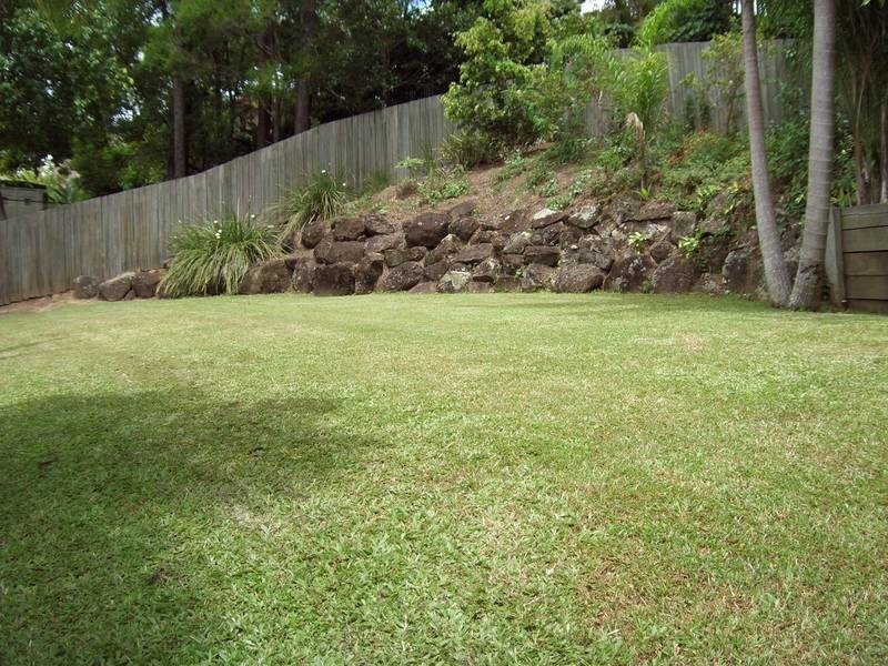 10 Dongara Close, Elanora QLD 4221