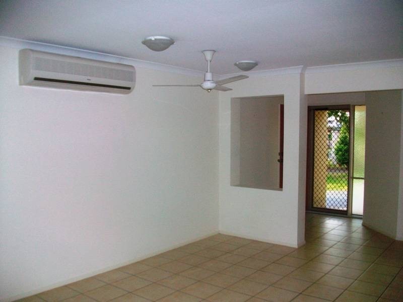 1 Mulgrave Crescent, Varsity Lakes QLD 4227