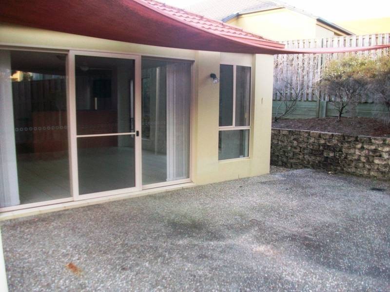 1 Mulgrave Crescent, Varsity Lakes QLD 4227