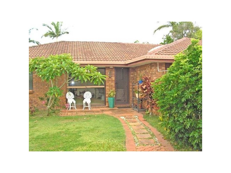 1/10 Redleaf Court, Burleigh Waters QLD 4220