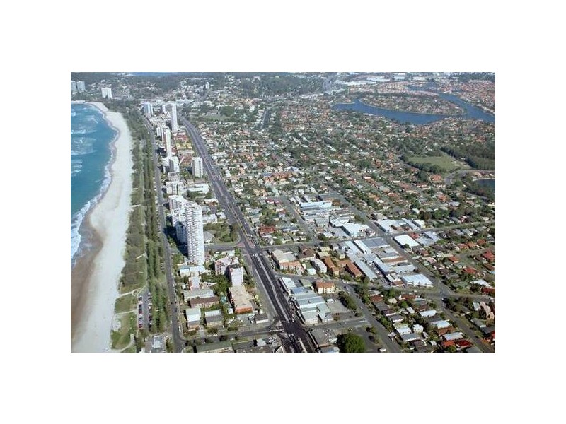 1/10 Redleaf Court, Burleigh Waters QLD 4220