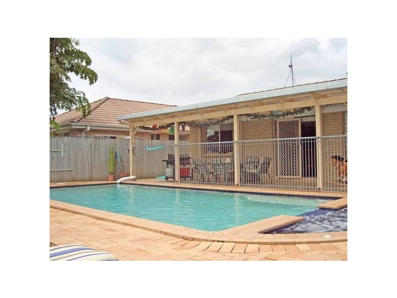 122 Bienvenue Drive, Currumbin Waters QLD 4223