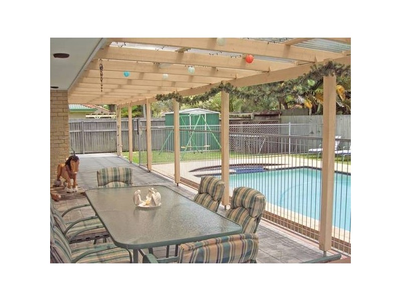 122 Bienvenue Drive, Currumbin Waters QLD 4223