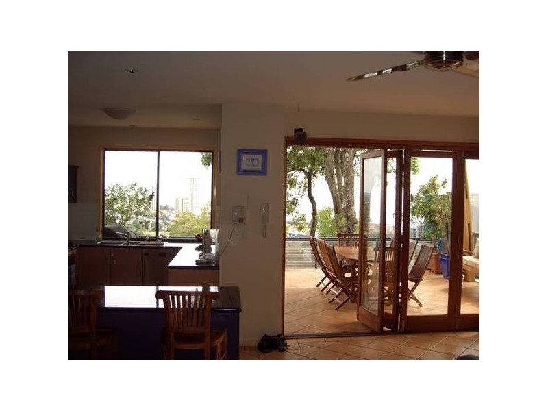 1/48 Hill Ave, Burleigh Heads QLD 4220