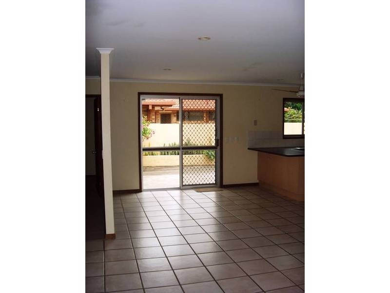 204 Townson Ave, Palm Beach QLD 4221