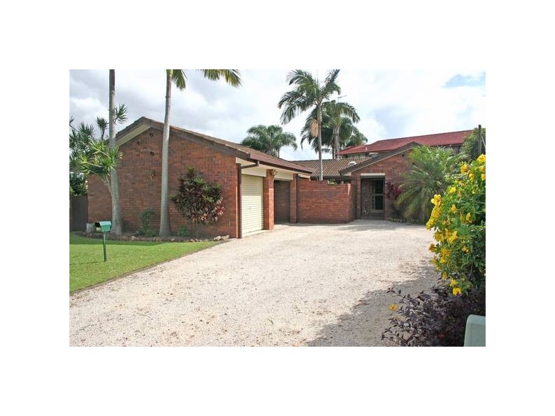 39 Spindle Street, Palm Beach QLD 4221