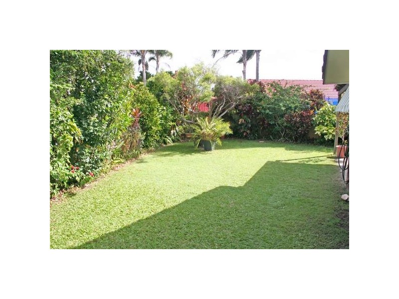 39 Spindle Street, Palm Beach QLD 4221