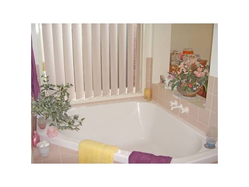 6 Baumea Court, Elanora QLD 4221