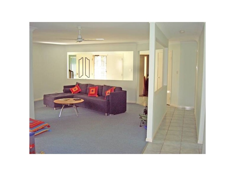 64 Silverglade Drive, Elanora QLD 4221