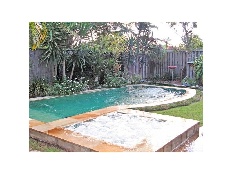 27 Fourteenth Avenue, Palm Beach QLD 4221