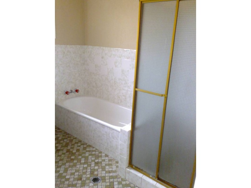 68 Philippine Parade, Palm Beach QLD 4221