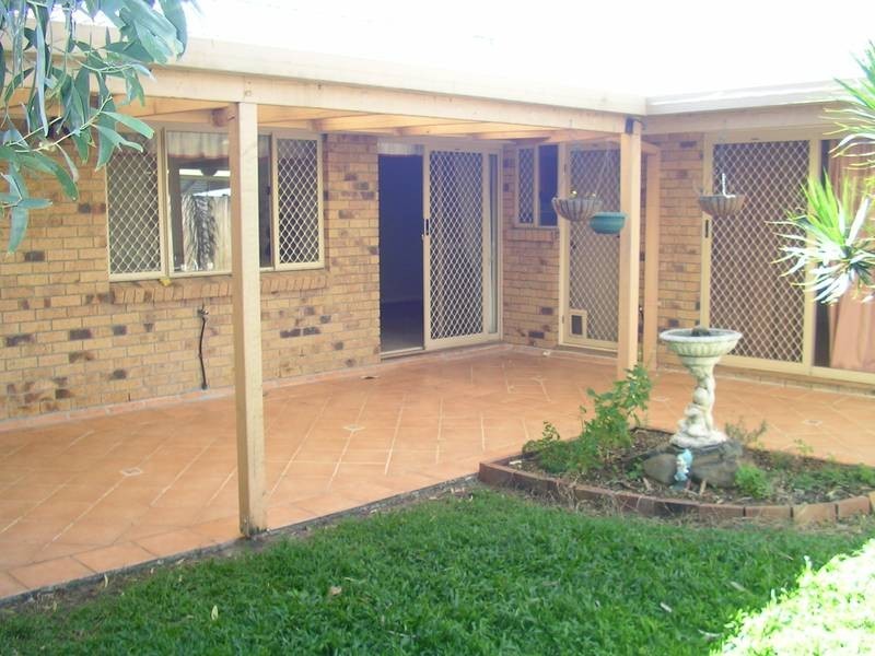 19 Sugarleaf Court, Burleigh Waters QLD 4220