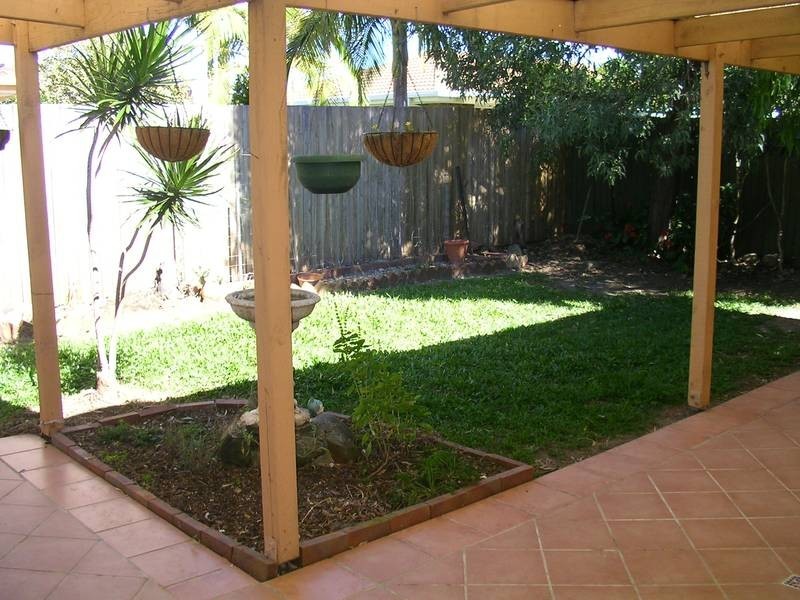 19 Sugarleaf Court, Burleigh Waters QLD 4220