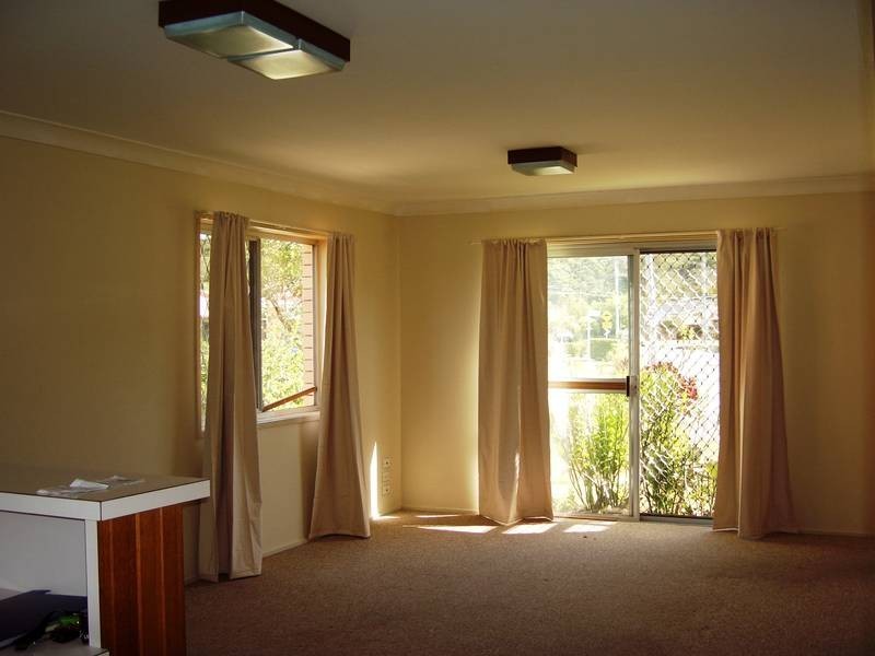 2/24 Ikkina Road, Burleigh Heads QLD 4220