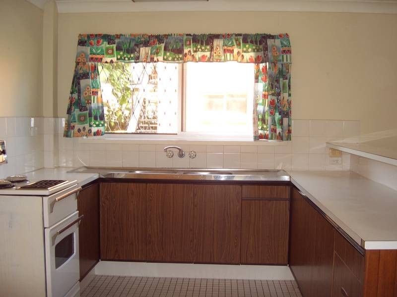 2/24 Ikkina Road, Burleigh Heads QLD 4220