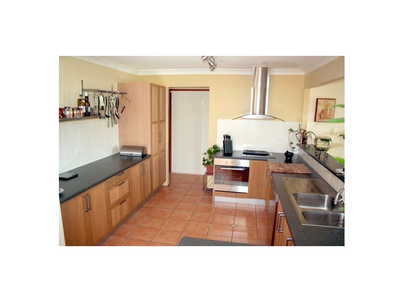 5 Foreshore Close, Elanora QLD 4221