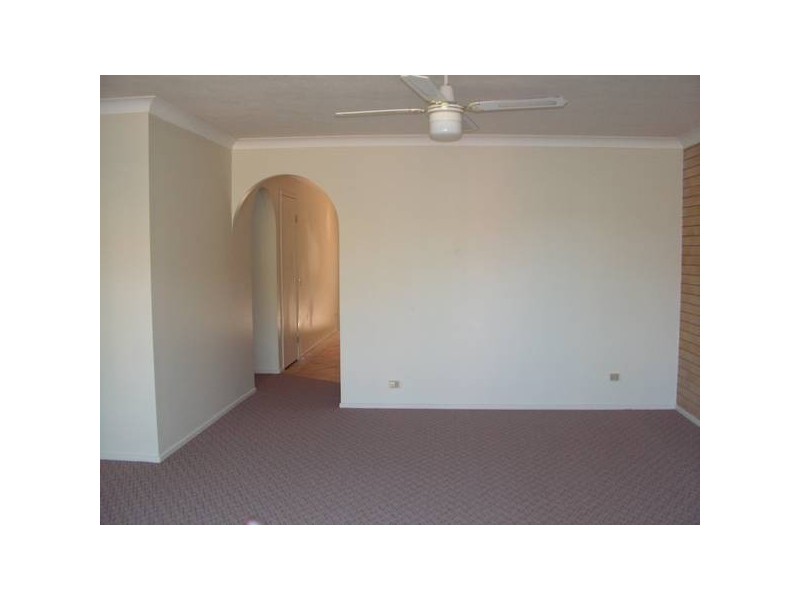 1/10 Redleaf Street, Burleigh Waters QLD 4220