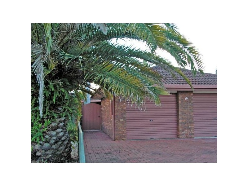 1/10 Redleaf Street, Burleigh Waters QLD 4220