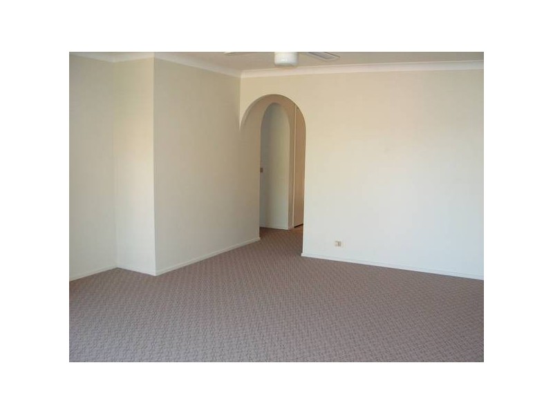 1/10 Redleaf Street, Burleigh Waters QLD 4220