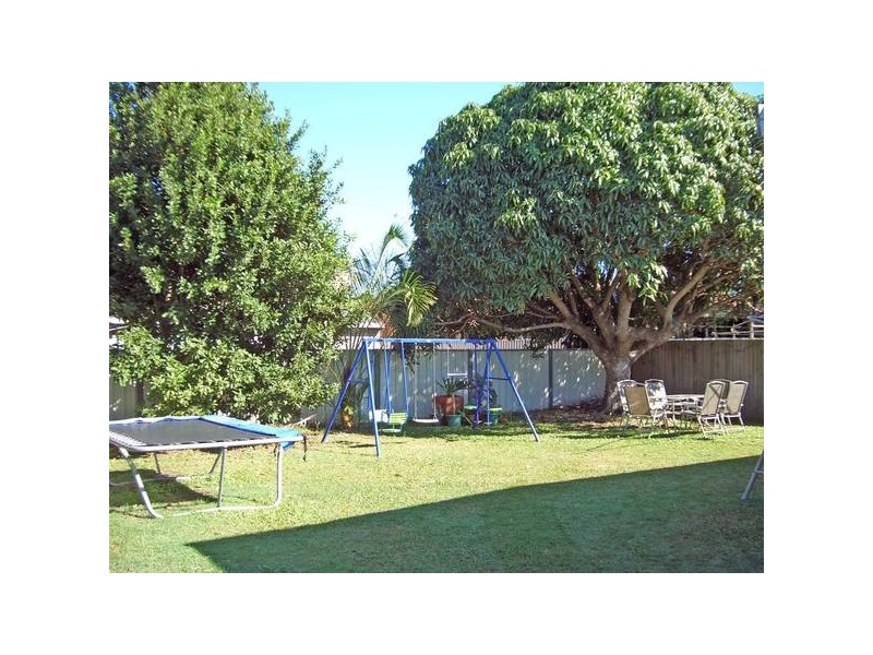 4 BALI AVENUE, Palm Beach QLD 4221