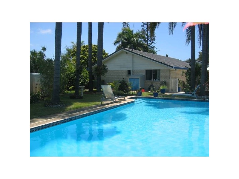 9 Celtis Court, Palm Beach QLD 4221